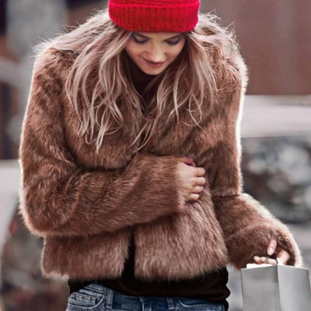 NWT Abercrombie and Fitch Kylie Vegan Fur Coat